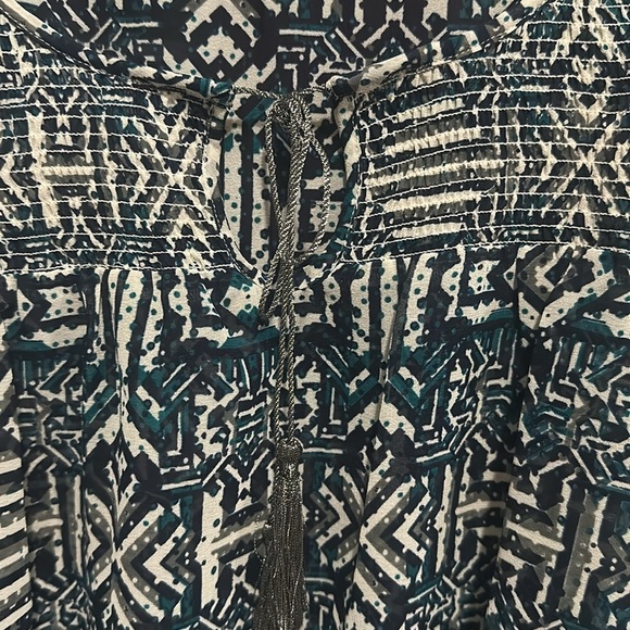 Geometric Black and White Women's Top - Picture 4 of 5